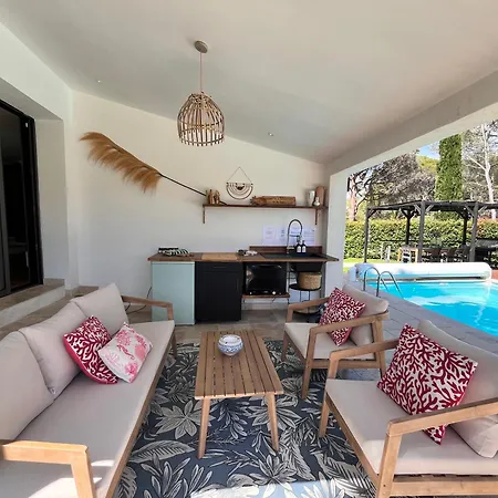 La P.dwelling Luxury House *